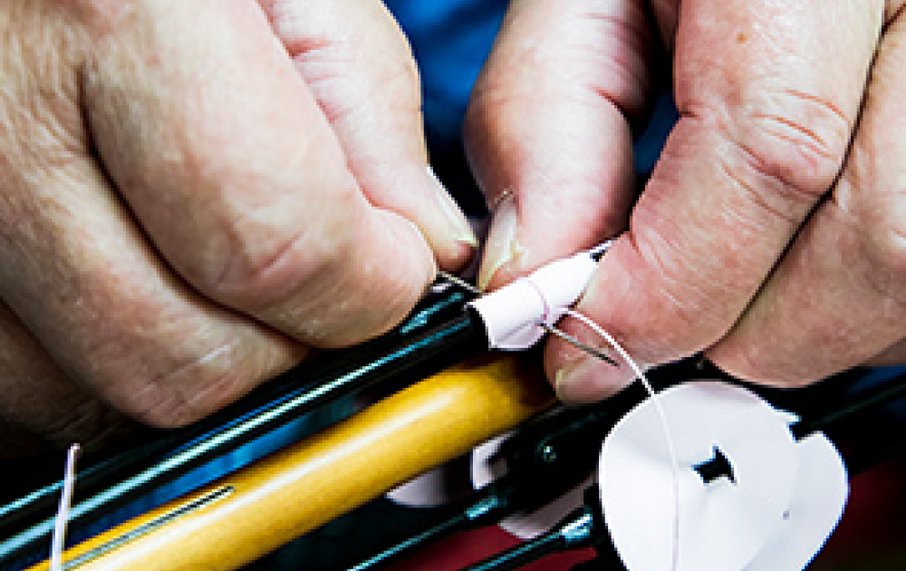 職人の手仕事と仕上げ